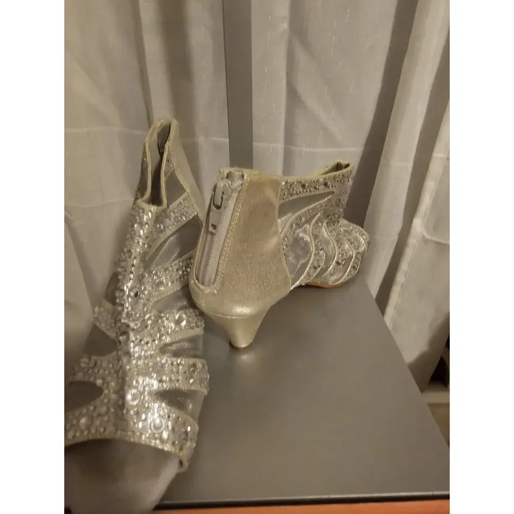 Silver Heels Size 8W | Sparkle Zipper Back‎ Wedge | Joan Boyce